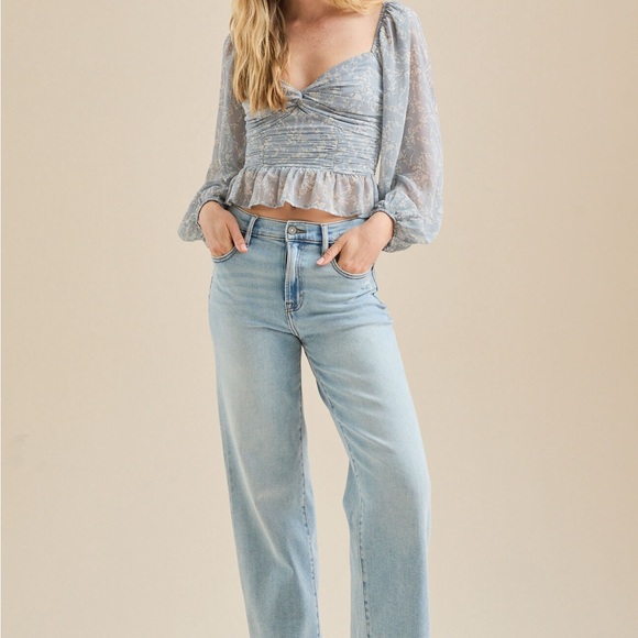 Altar'd State Charla Cropped Blouse NWOT Size M❤️ - Picture 2 of 7